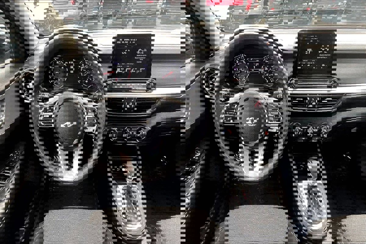 Used 2022 Kia Forte LXS image 5