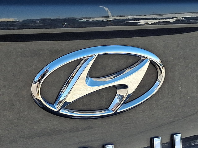 Used 2023 Hyundai Venue SEL image 29