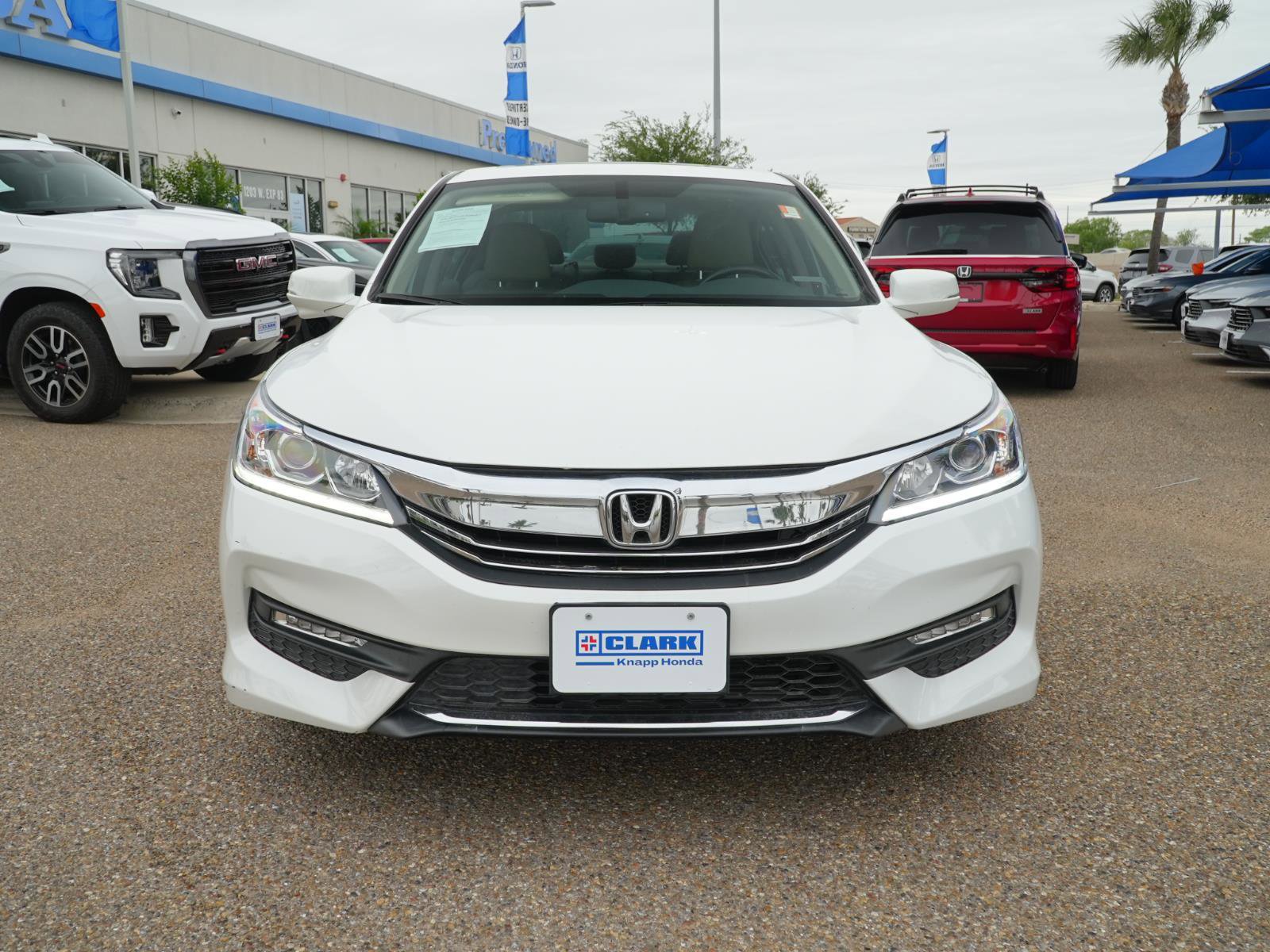 Used 2017 Honda Accord EX-L image 2