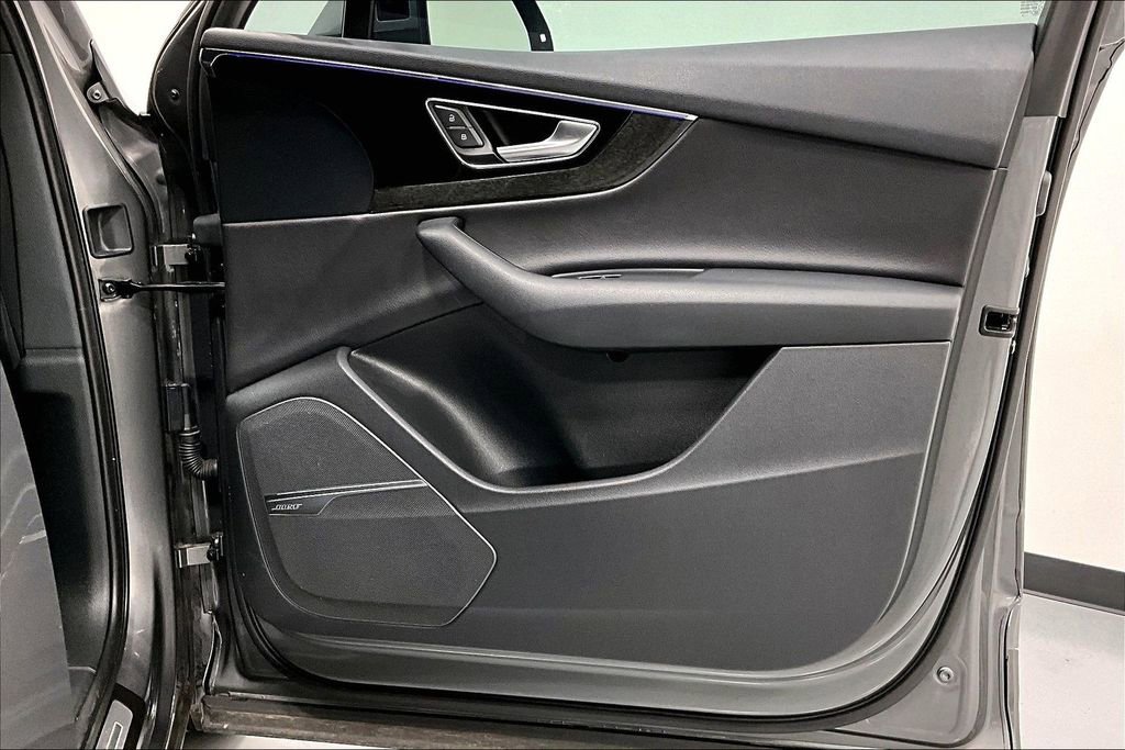 Used 2018 Audi Q7 3.0T Prestige image 22