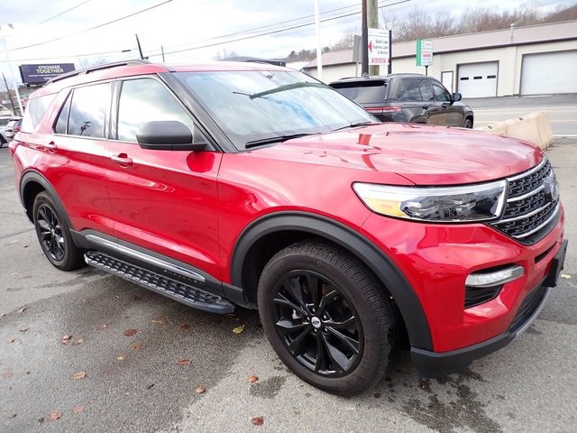 Used 2023 Ford Explorer XLT w/ Equipment Group 202A image 9