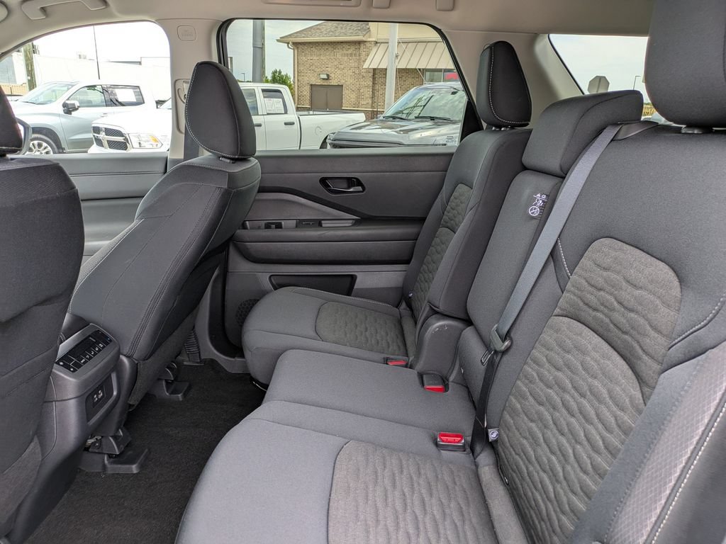Certified 2025 Nissan Pathfinder SV AWD/4WD image 14