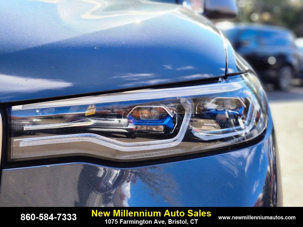 Used 2020 BMW X7 M50i w/ Executive Package image 10