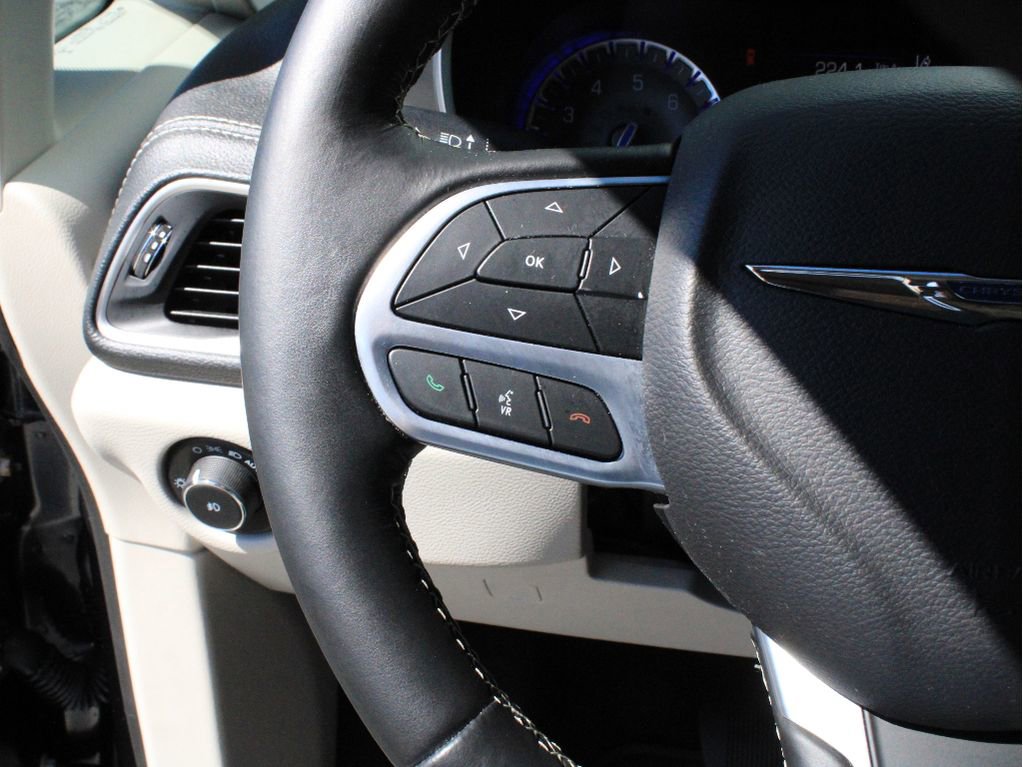 Certified 2021 Chrysler Pacifica Touring-L w/ Premium & Safety Sphere Group FWD image 16