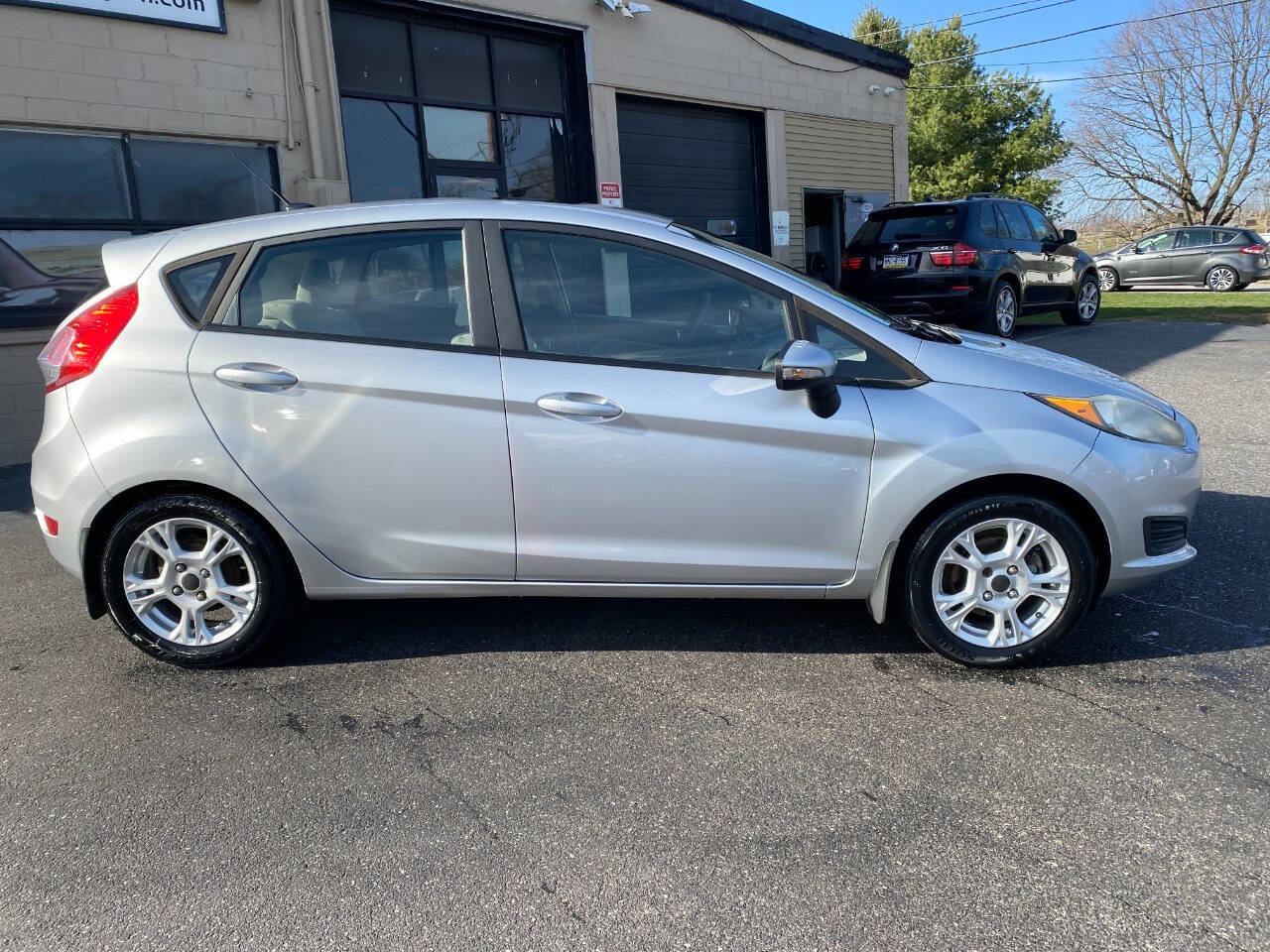 Used 2015 Ford Fiesta SE w/ Exterior Protection Package image 2