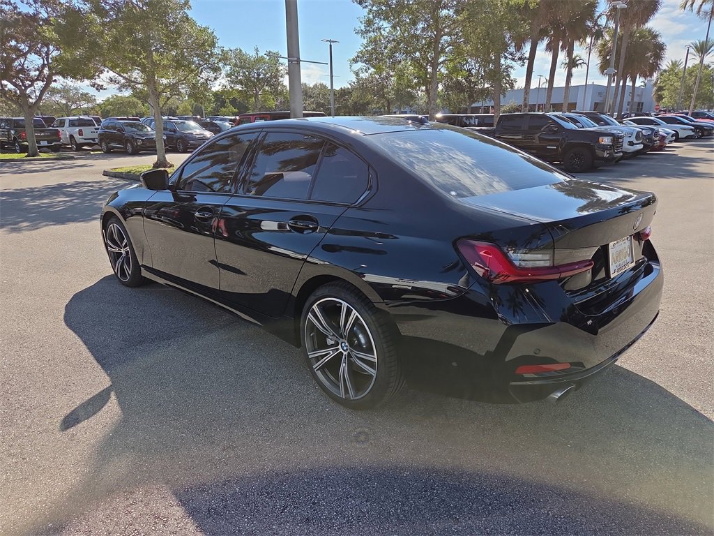 Used 2023 BMW 330i Sedan w/ Premium Package image 9