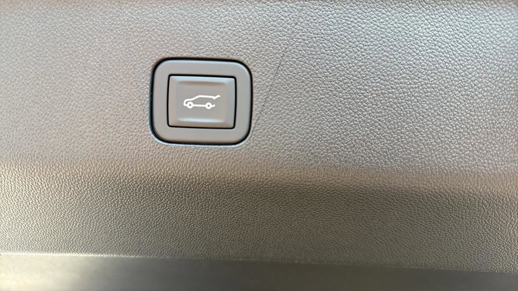 New 2026 Chevrolet Suburban LT w/ Comfort Package AWD/4WD image 10