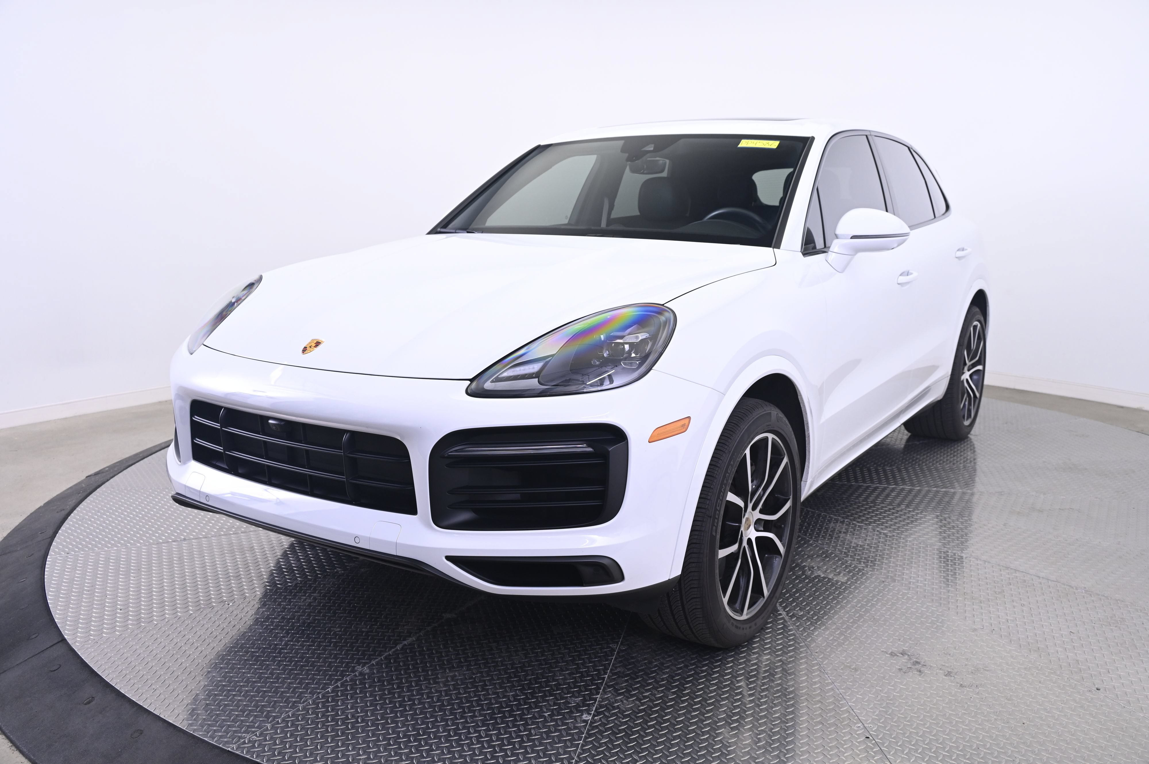 Certified 2023 Porsche Cayenne AWD/4WD image 1