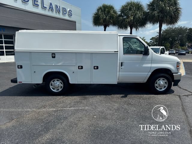 Certified 2024 Ford E-350 and Econoline 350 Super Duty w/ Power Windows & Locks Group RWD image 10