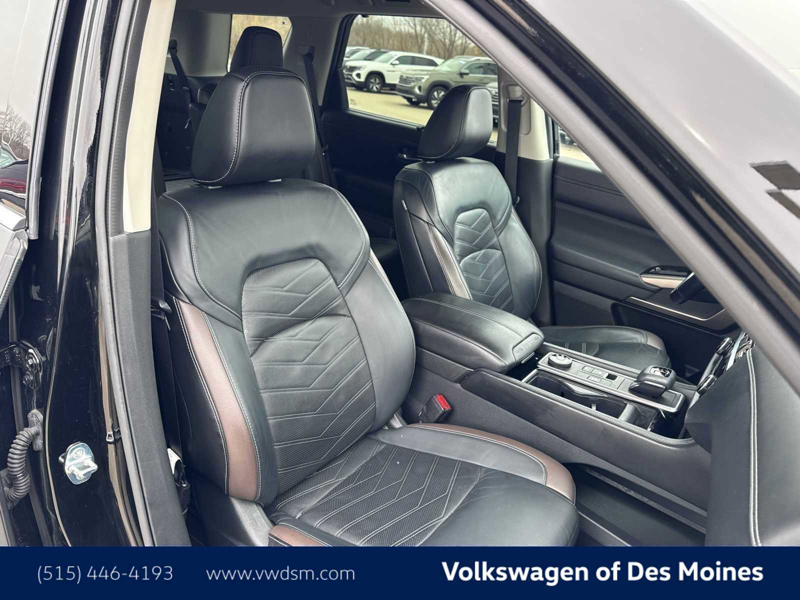 Used 2022 Nissan Pathfinder Platinum w/ Cargo Package image 13