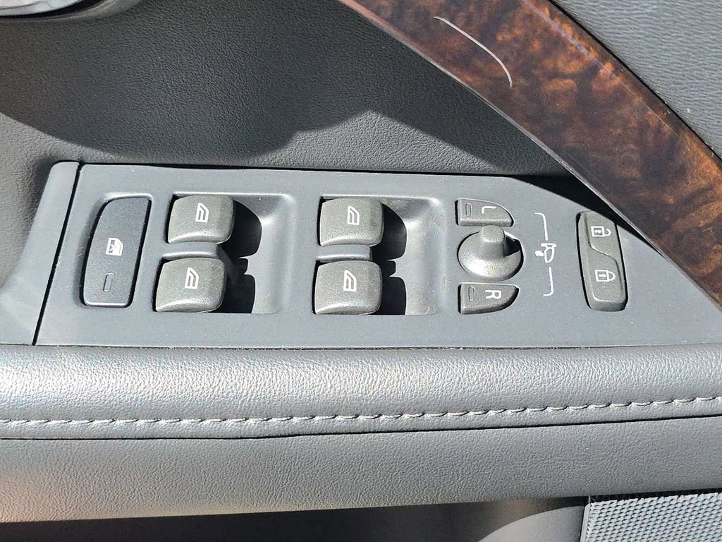 Used 2016 Volvo XC70 T5 Premier w/ Proximity Package image 22