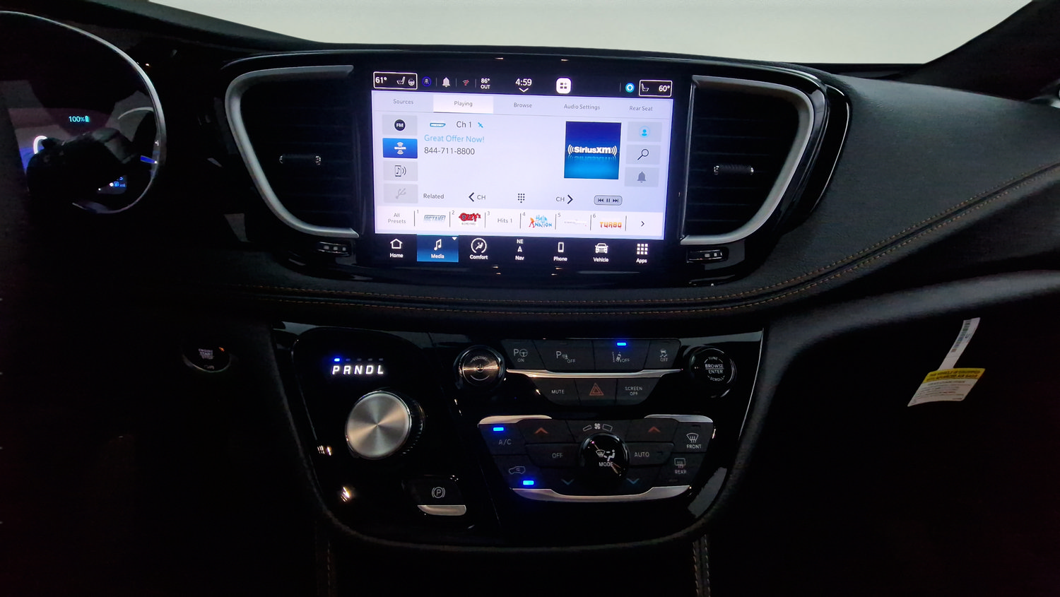 Used 2023 Chrysler Pacifica Pinnacle FWD image 16