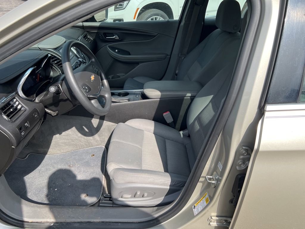 Used 2015 Chevrolet Impala LS FWD image 3