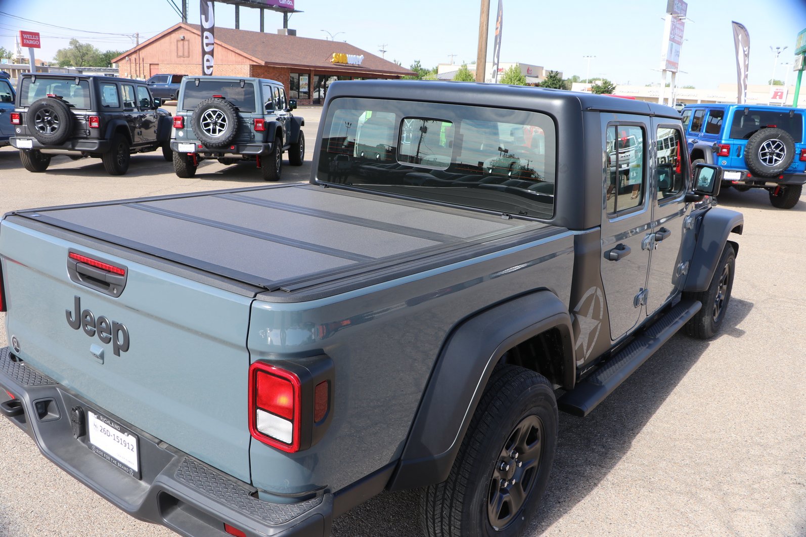New 2026 Jeep Gladiator Sport AWD/4WD image 8
