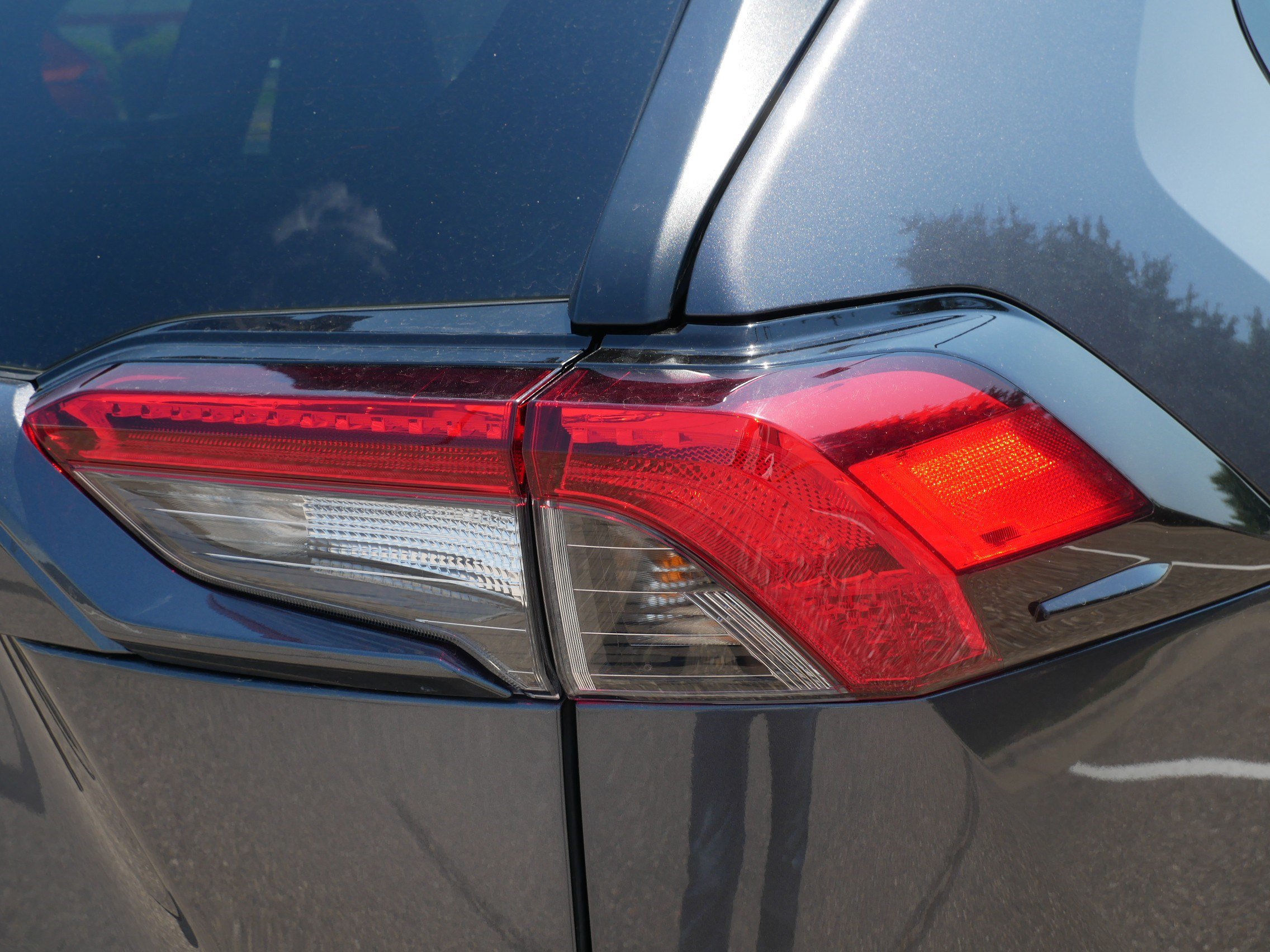Used 2021 Toyota RAV4 XLE Premium AWD/4WD image 17