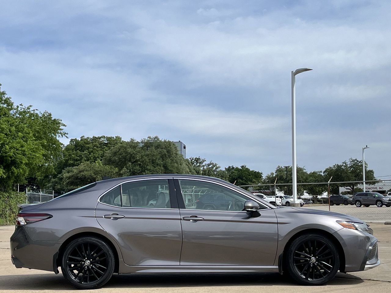 Used 2021 Toyota Camry XSE AWD/4WD image 3