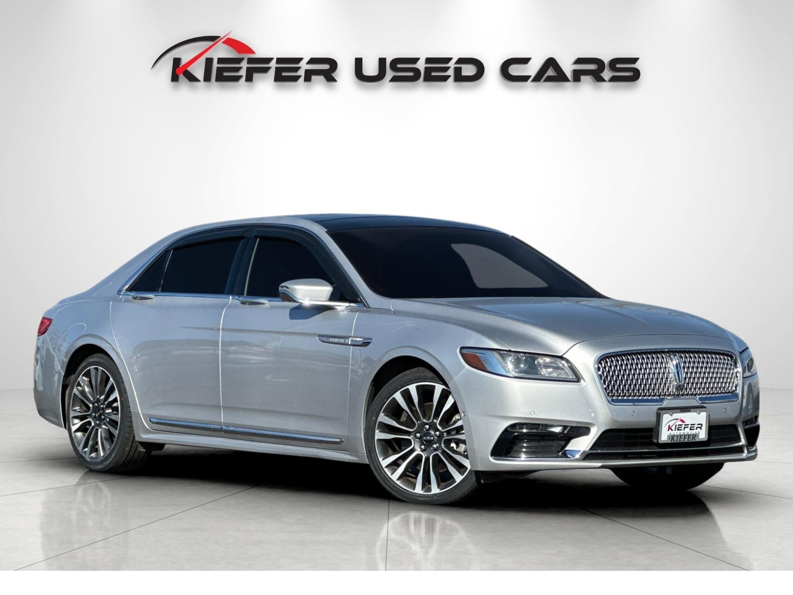 Used 2017 Lincoln Continental Reserve w/ Technology Package image 2