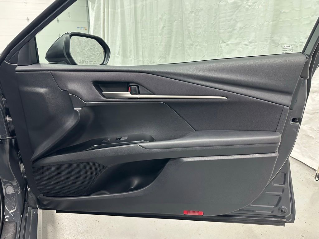 Used 2026 Toyota Camry LE FWD image 57