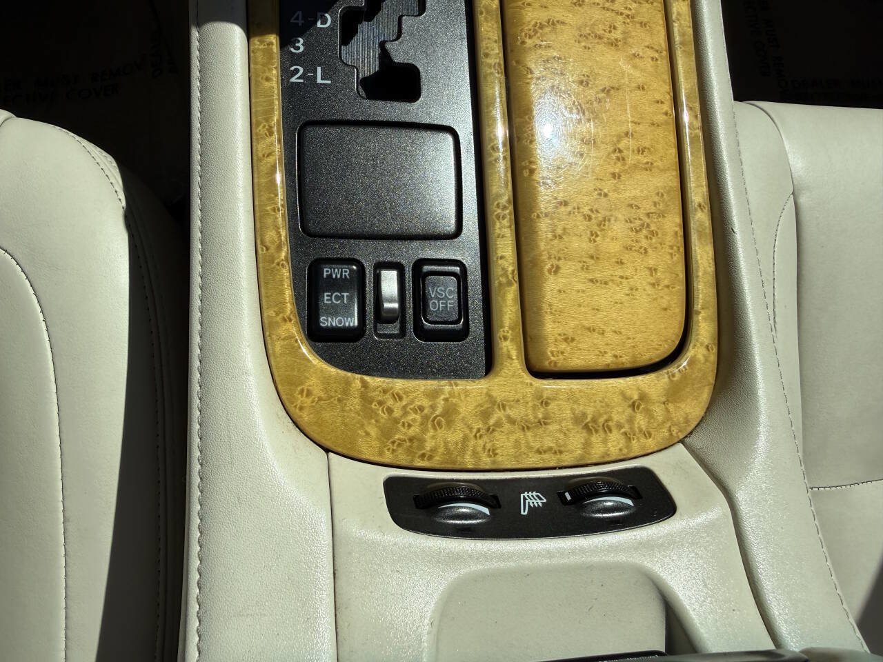 Used 2004 Lexus SC 430 Convertible RWD image 25