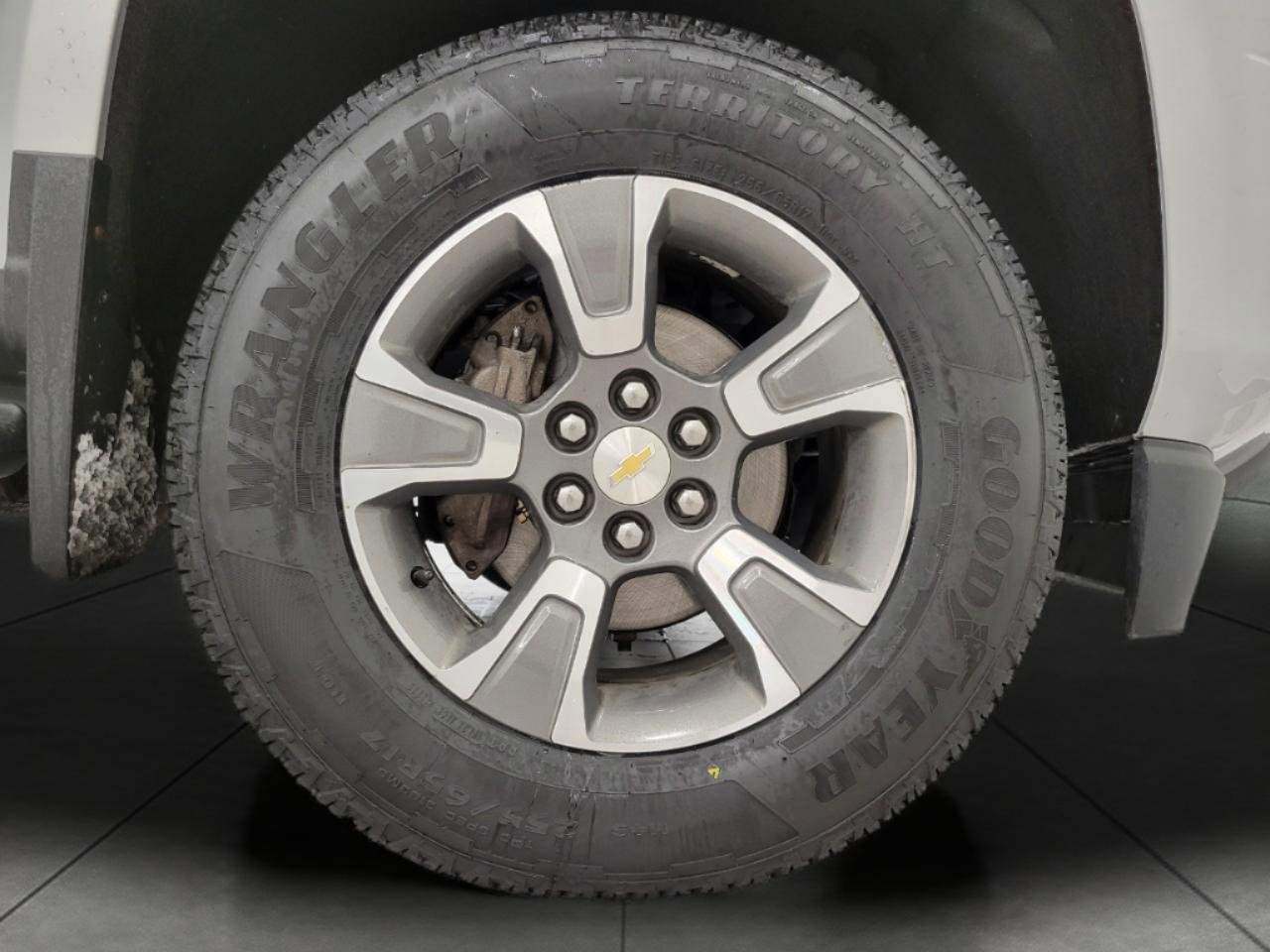 Used 2015 Chevrolet Colorado Z71 image 3