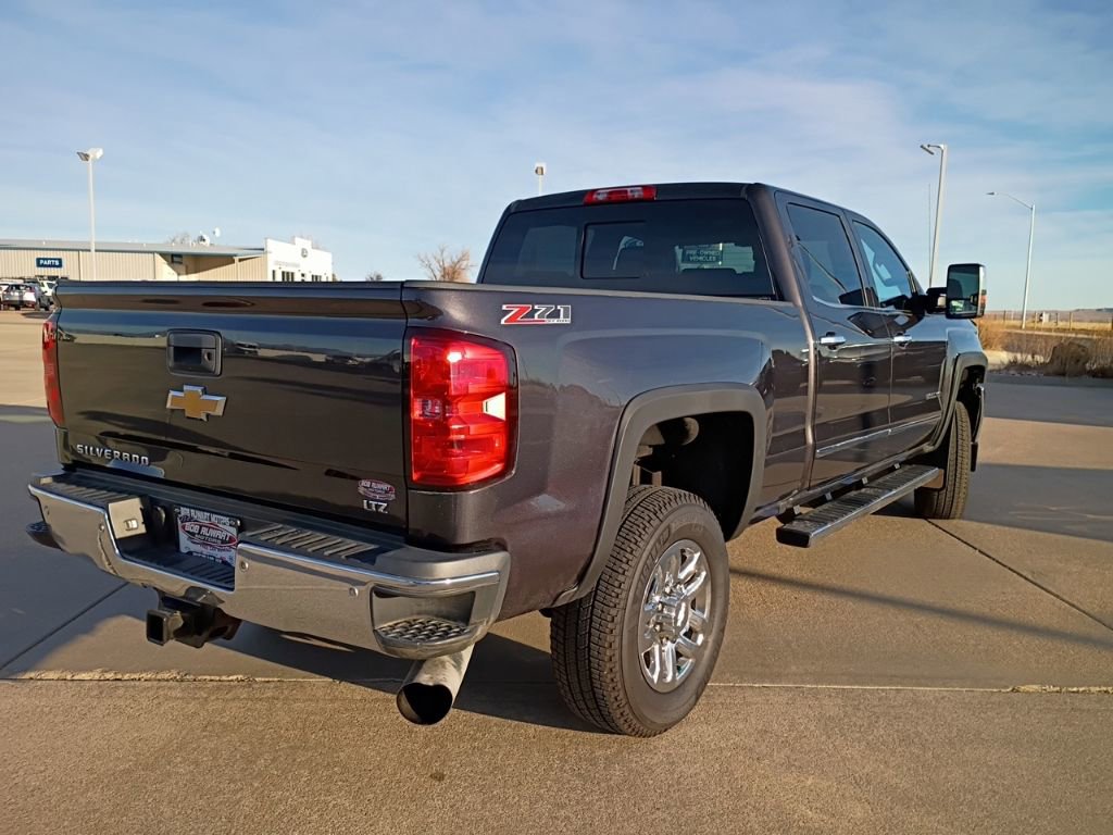 Used 2016 Chevrolet Silverado 3500 LTZ image 5