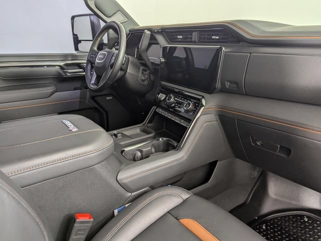 Used 2025 GMC Sierra 2500 AT4 w/ Technology Package AWD/4WD image 29
