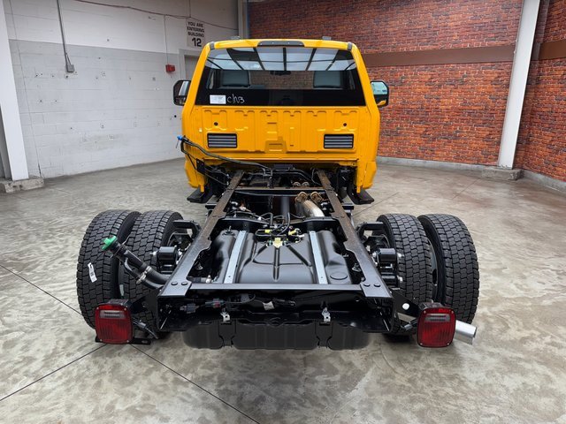 New 2026 Ford F550 4x4 Regular Cab Super Duty image 4