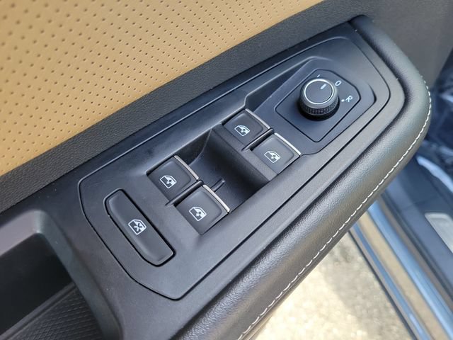 Certified 2024 Volkswagen Atlas Cross Sport SE w/ Panoramic Sunroof Package FWD image 15