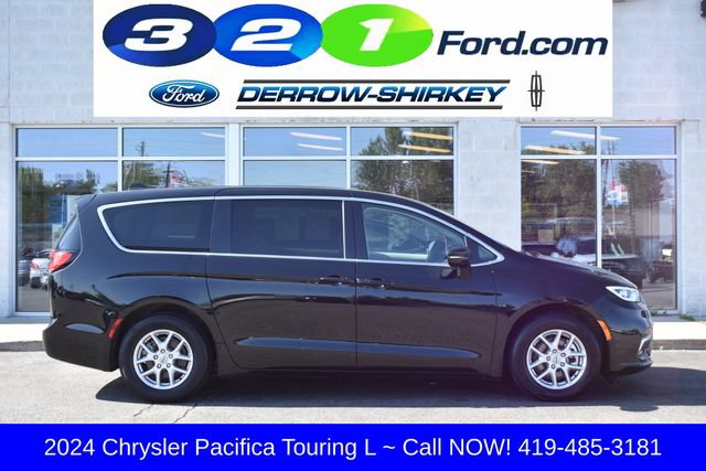 Used 2024 Chrysler Pacifica Touring-L FWD image 2