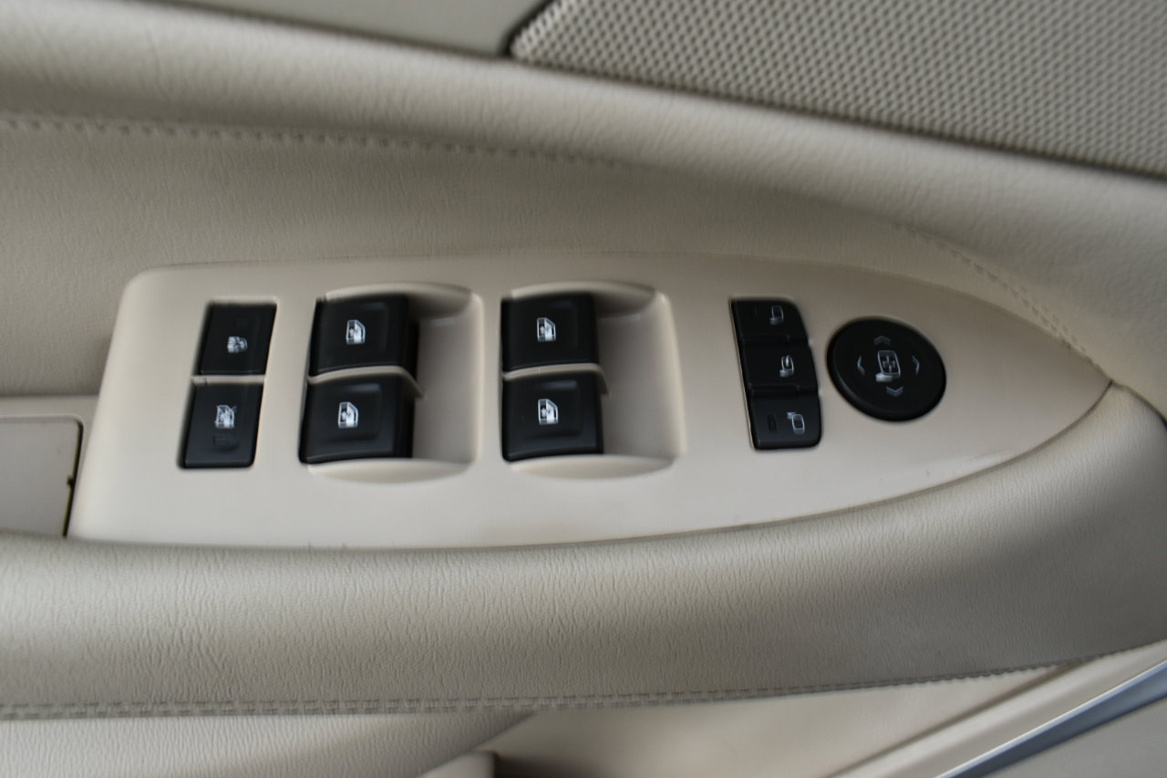 Used 2020 Cadillac Escalade ESV Premium Luxury image 39