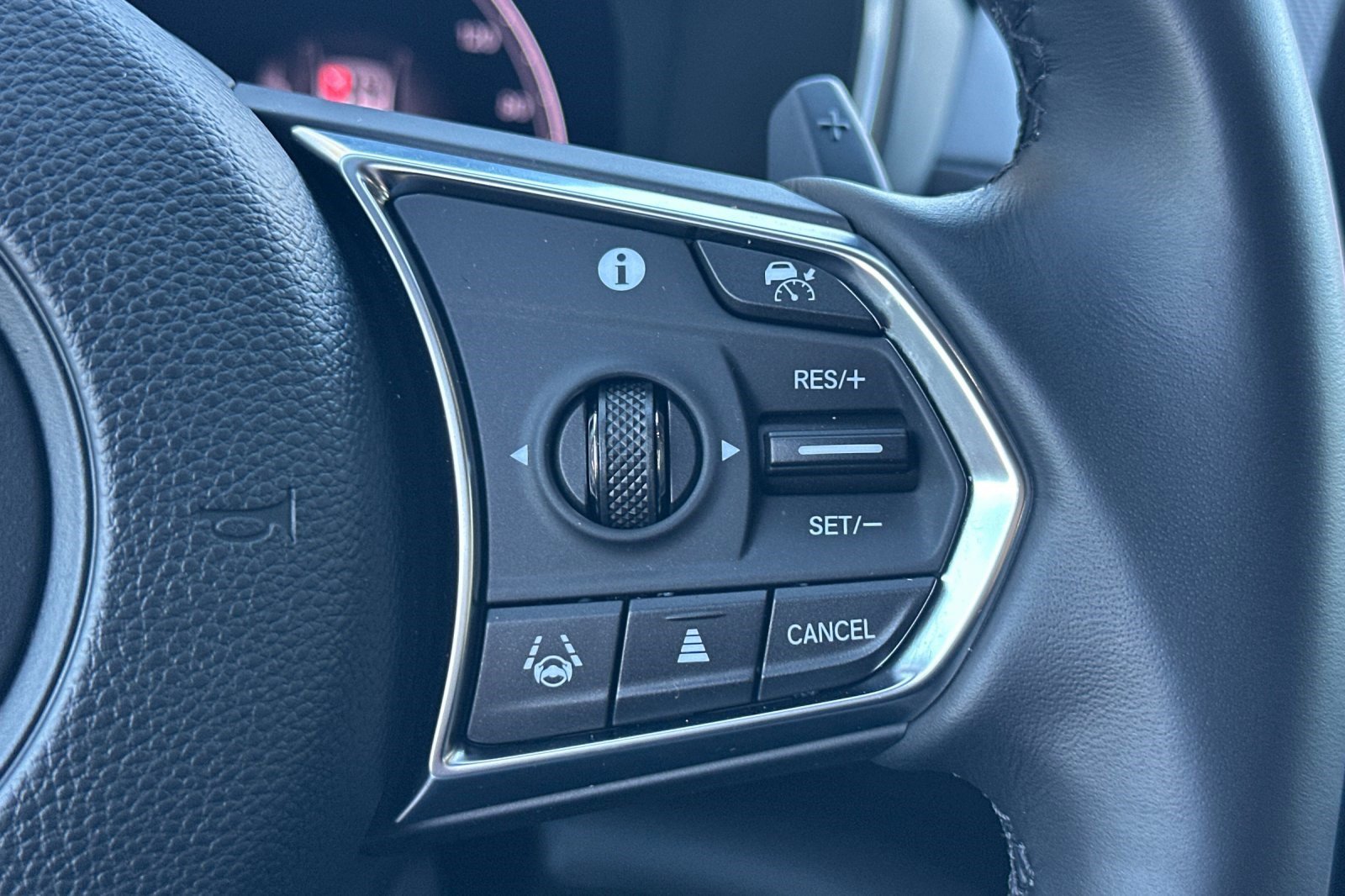 Used 2025 Acura MDX SH-AWD w/ Technology Package image 33