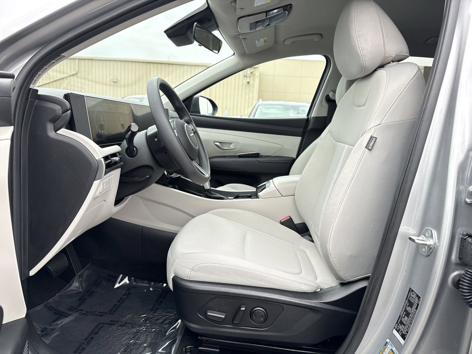 Certified 2025 Hyundai Tucson SEL image 10