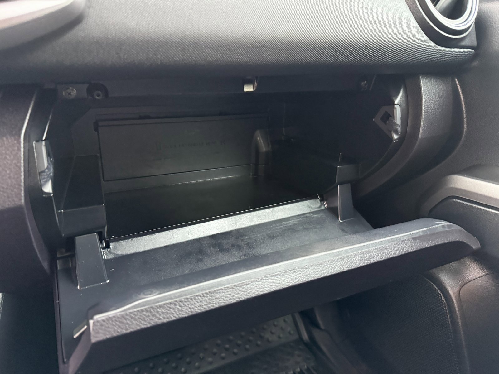 Used 2018 Toyota Tacoma TRD Off-Road image 15