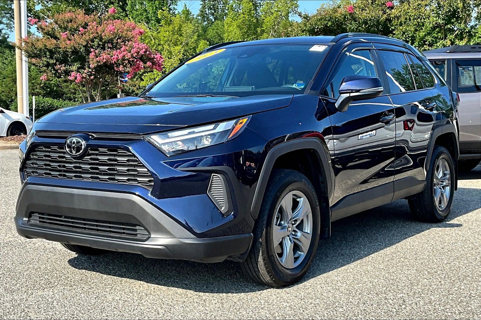 Used 2024 Toyota RAV4 XLE AWD/4WD image 1
