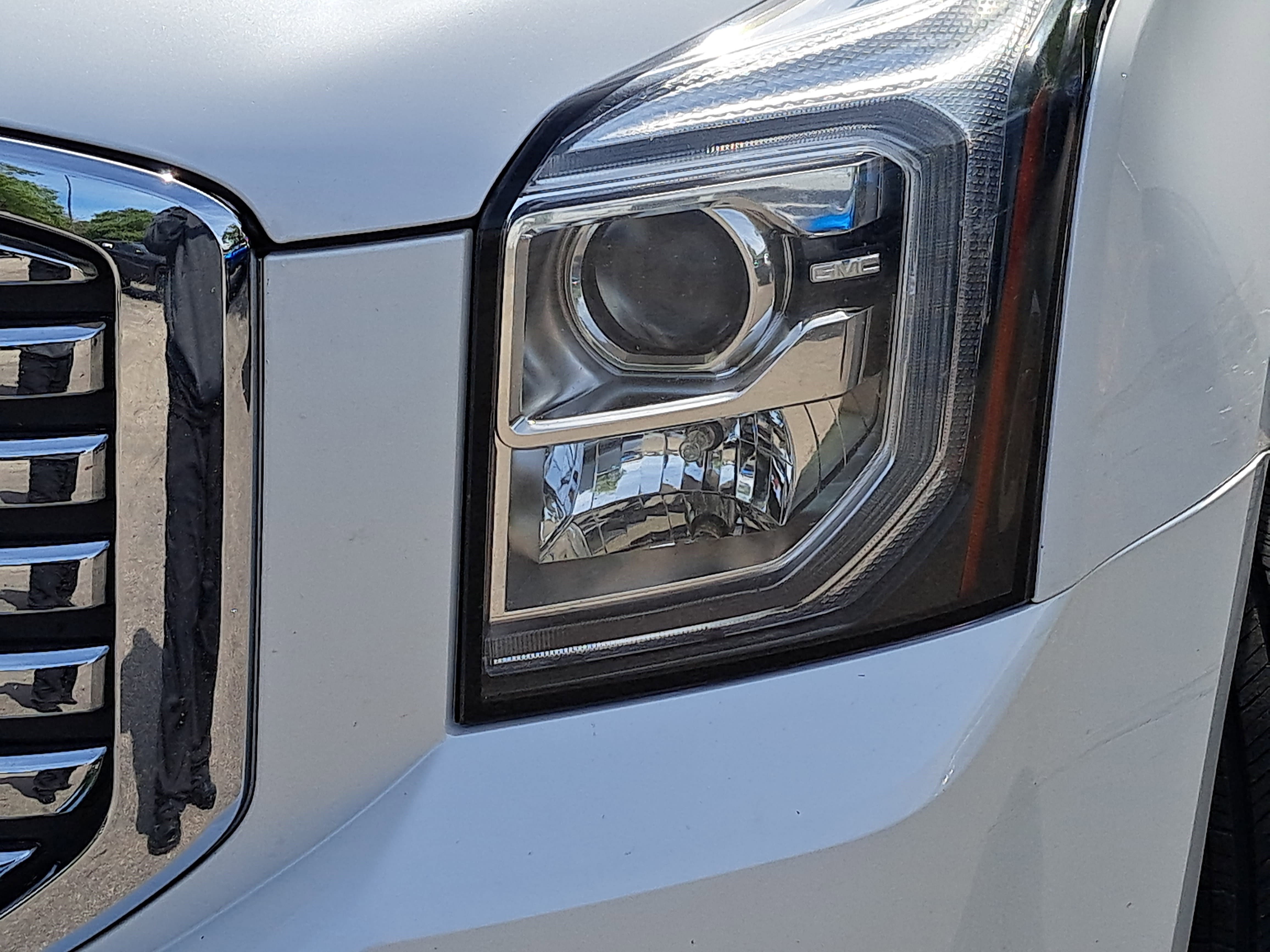 Used 2017 GMC Yukon XL SLT w/ Premium Edition image 32