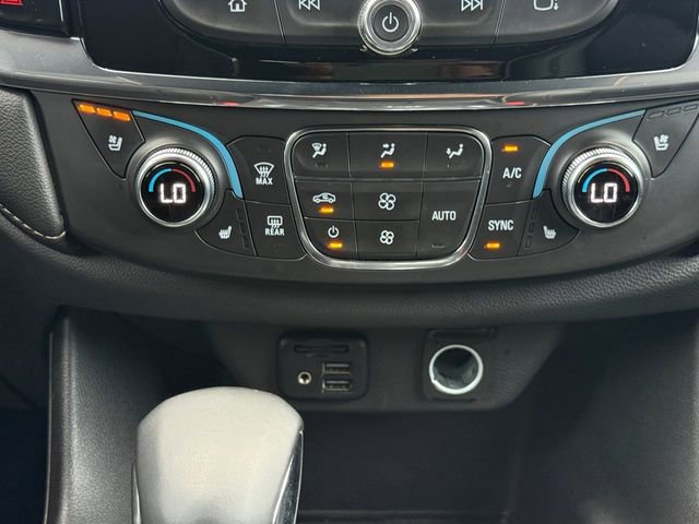 Used 2023 Chevrolet Traverse Premier FWD image 4