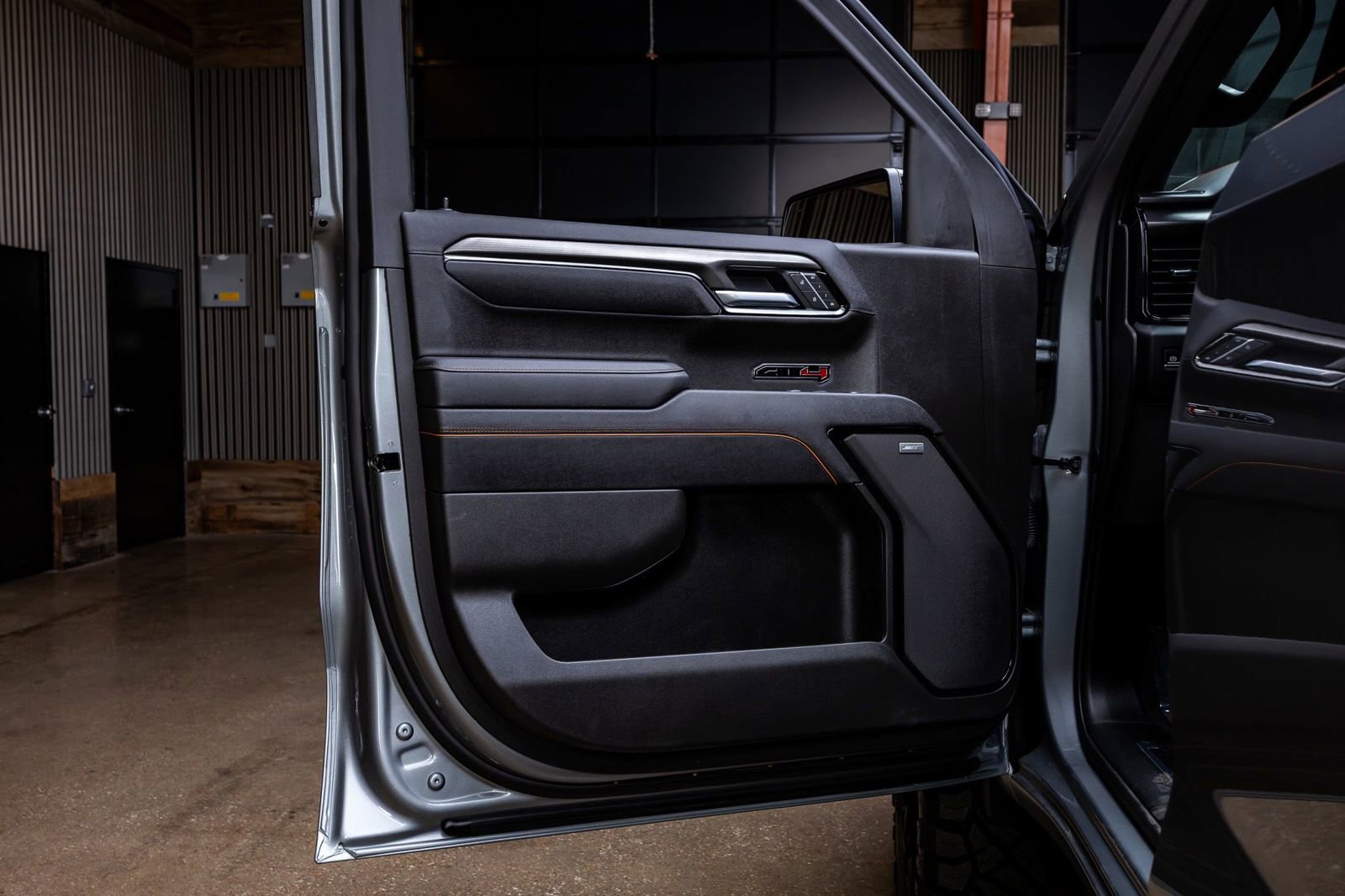 Used 2025 GMC Sierra 1500 AT4 w/ AT4 Premium Package image 35