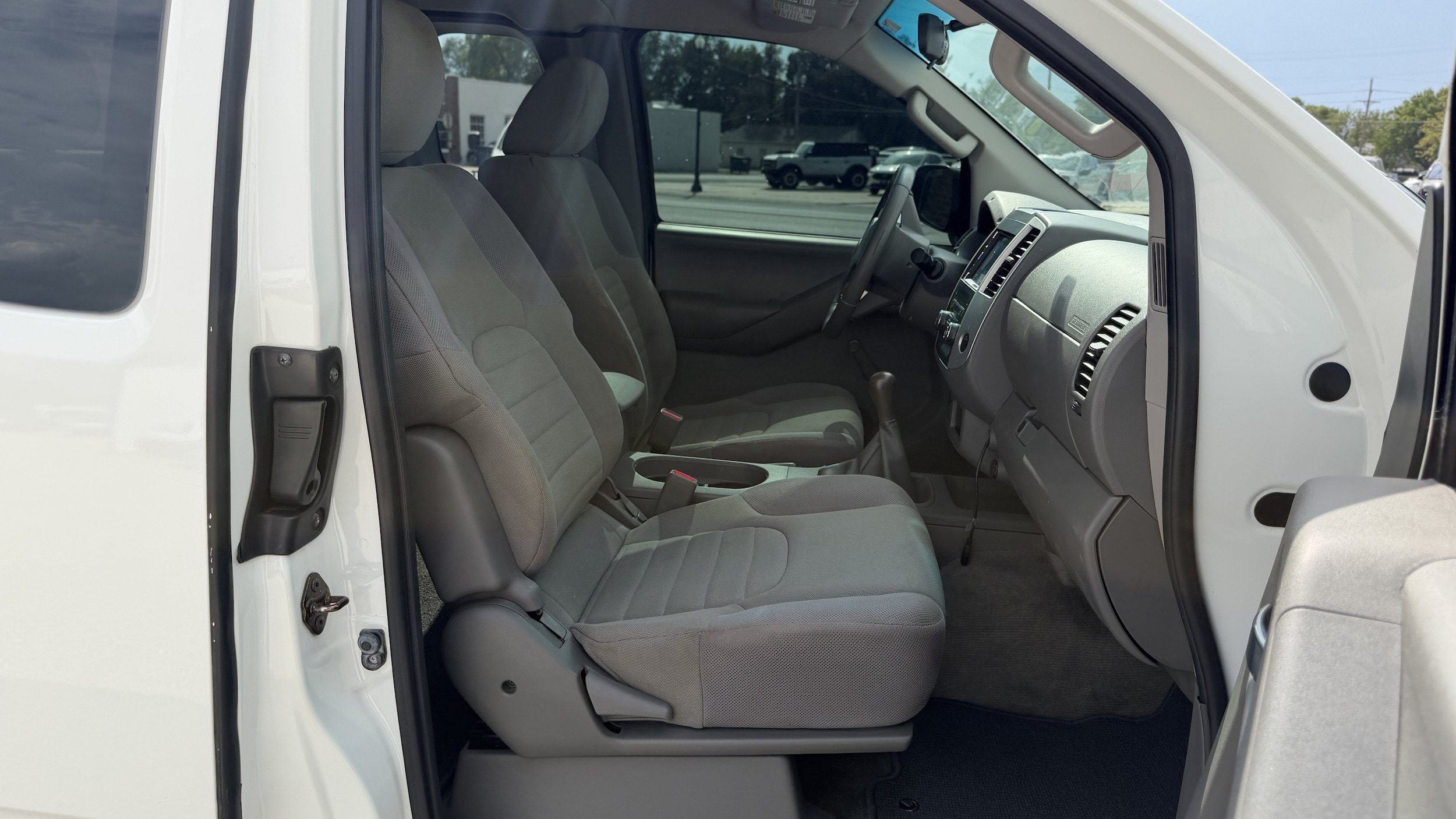 Used 2014 Nissan Frontier S w/ S Preferred Package RWD image 19