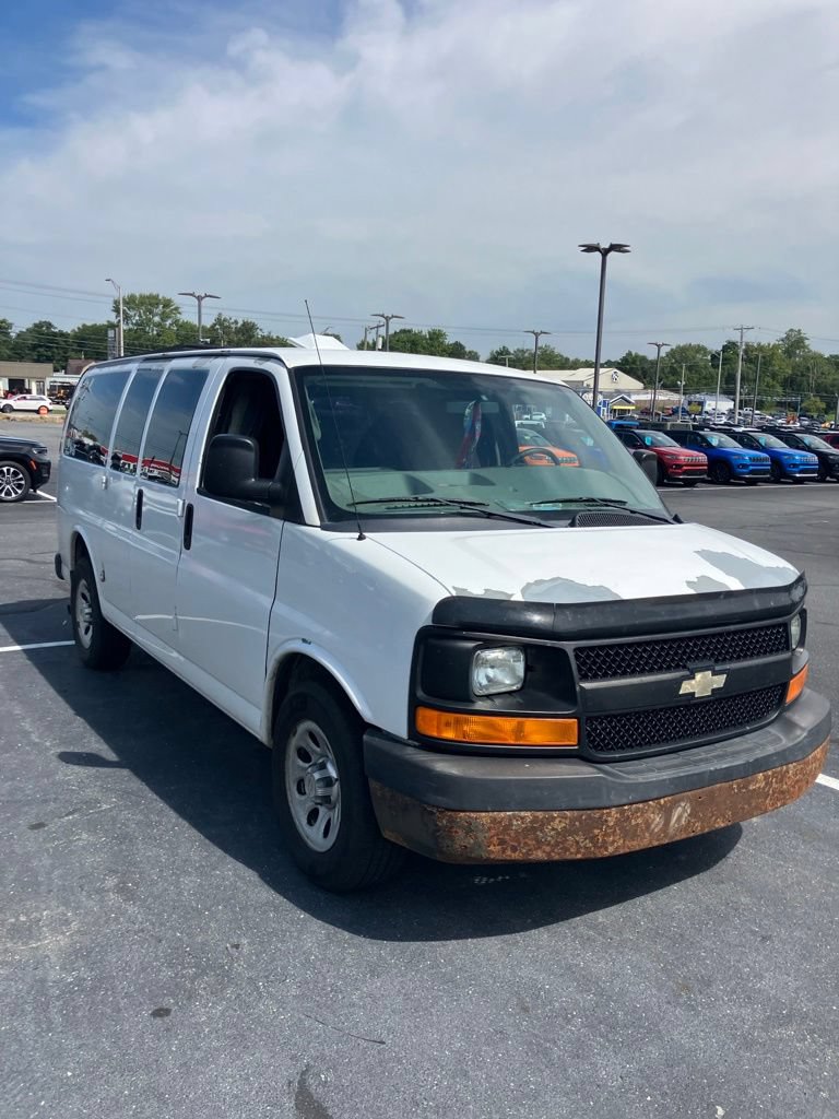 Used 2011 Chevrolet Express 1500 RWD image 4