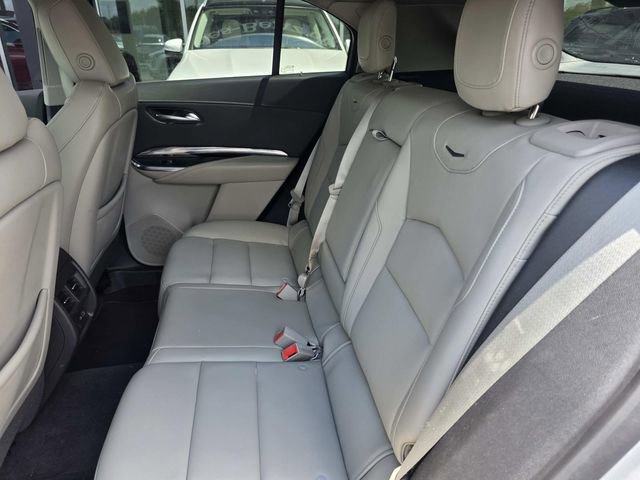 Used 2020 Cadillac XT4 Luxury w/ Cold Weather Package FWD image 10