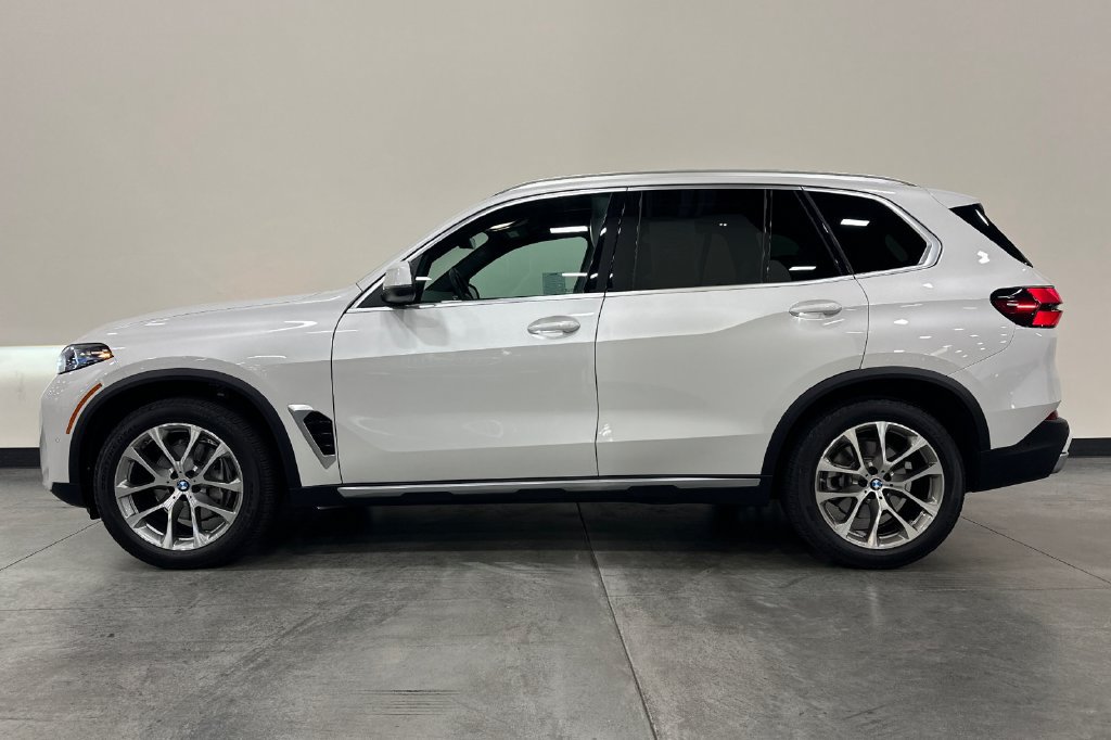 Used 2026 BMW X5 xDrive40i w/ Climate Comfort Package AWD/4WD image 7