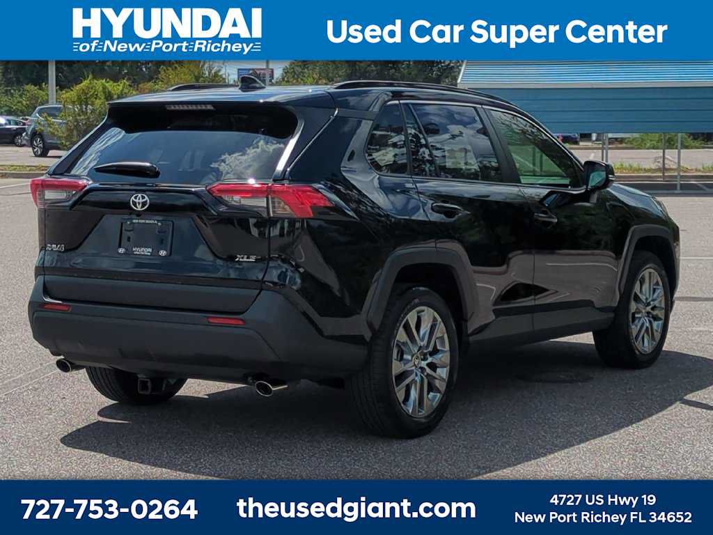 Used 2023 Toyota RAV4 XLE Premium FWD image 5