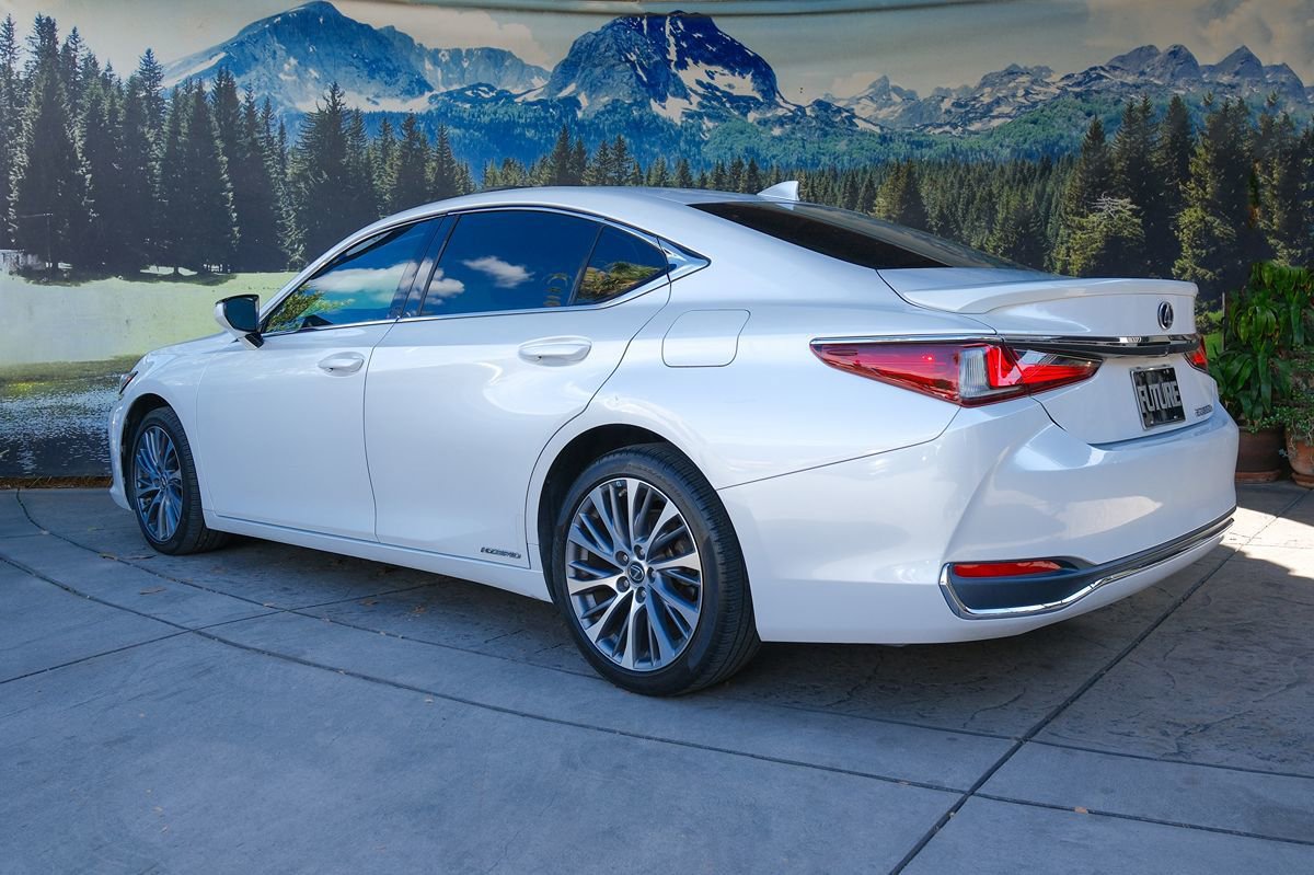 Used 2021 Lexus ES 300h w/ Premium Package FWD image 4