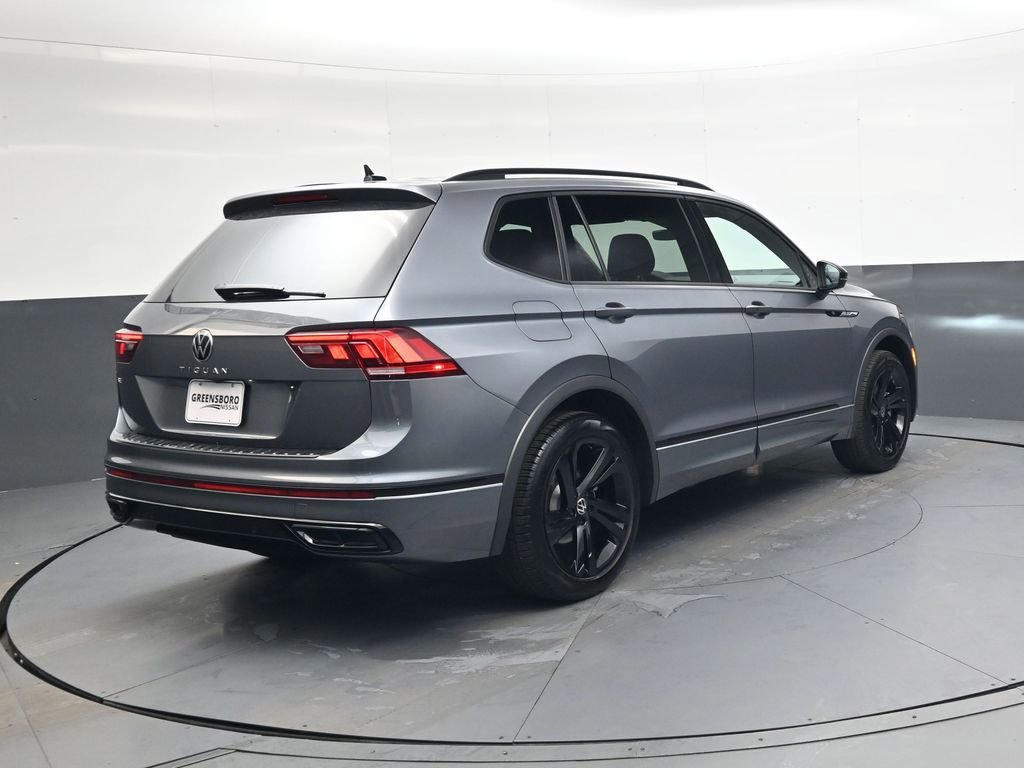 Used 2024 Volkswagen Tiguan SE R-Line image 4