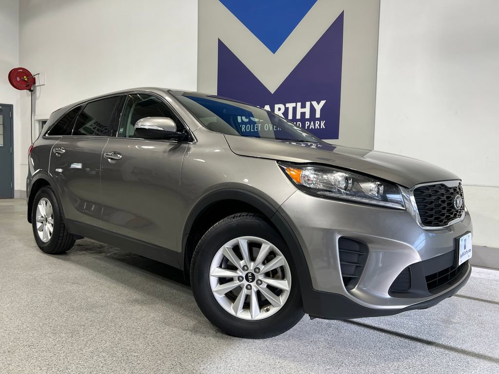Used 2019 Kia Sorento LX image 2