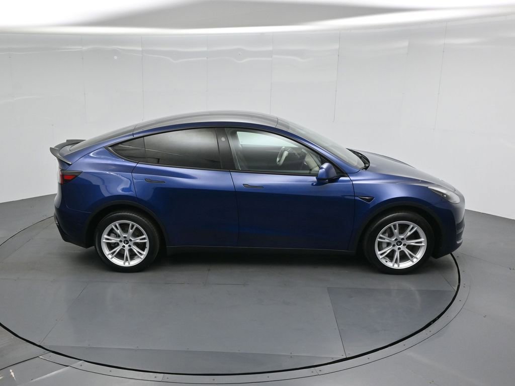 Used 2024 Tesla Model Y Long Range image 35