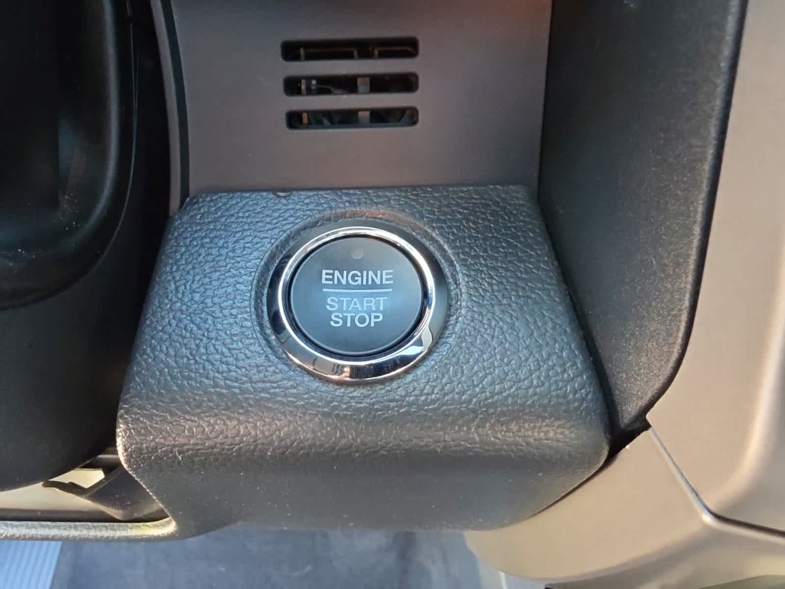 Used 2022 Ford F250 Lariat w/ Black Appearance Package AWD/4WD image 24