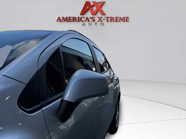 Used 2021 Chevrolet Trax LT w/ Driver Confidence Package AWD/4WD image 11