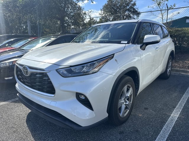 Used 2020 Toyota Highlander LE image 4