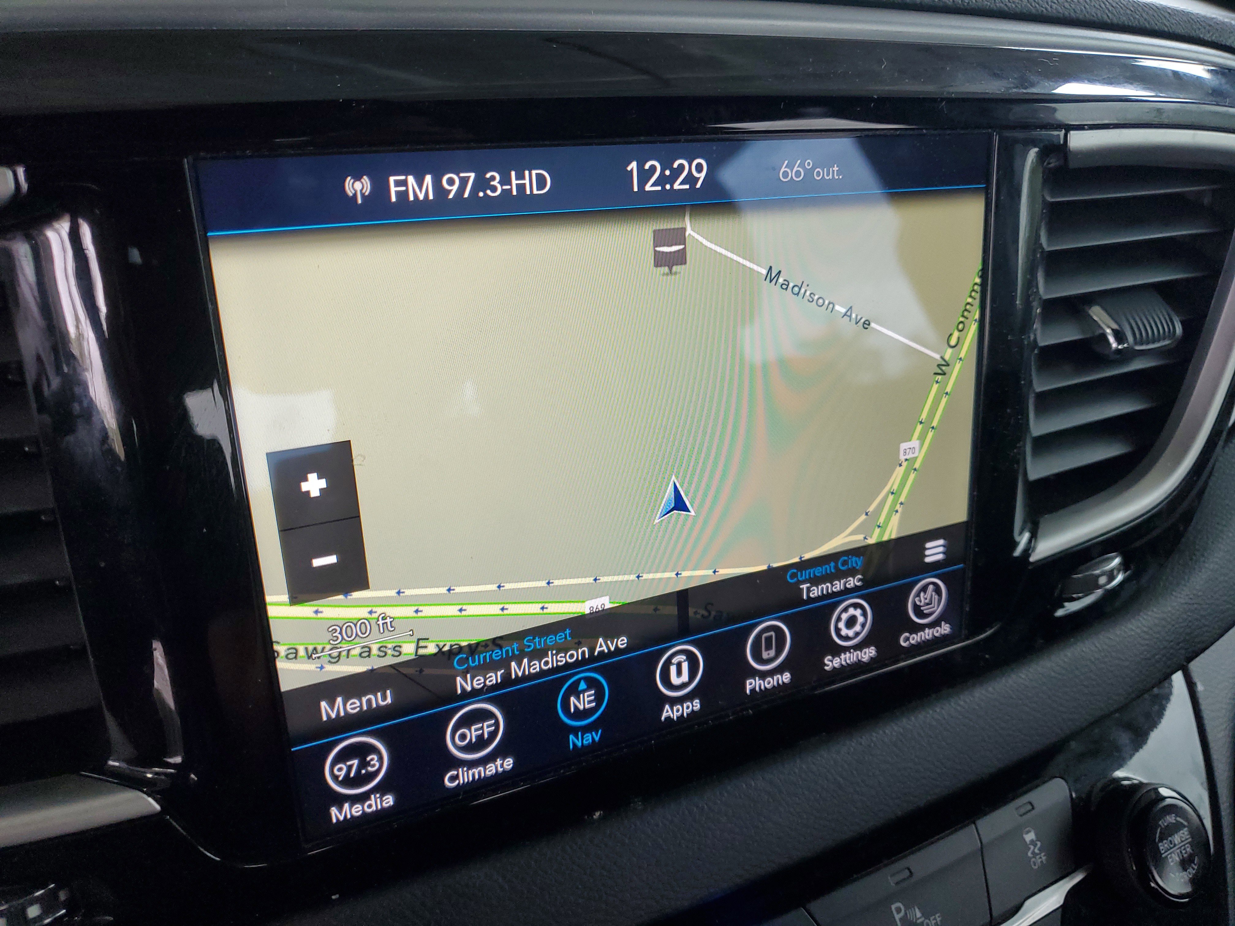 Used 2020 Chrysler Pacifica Touring-L Plus FWD image 26